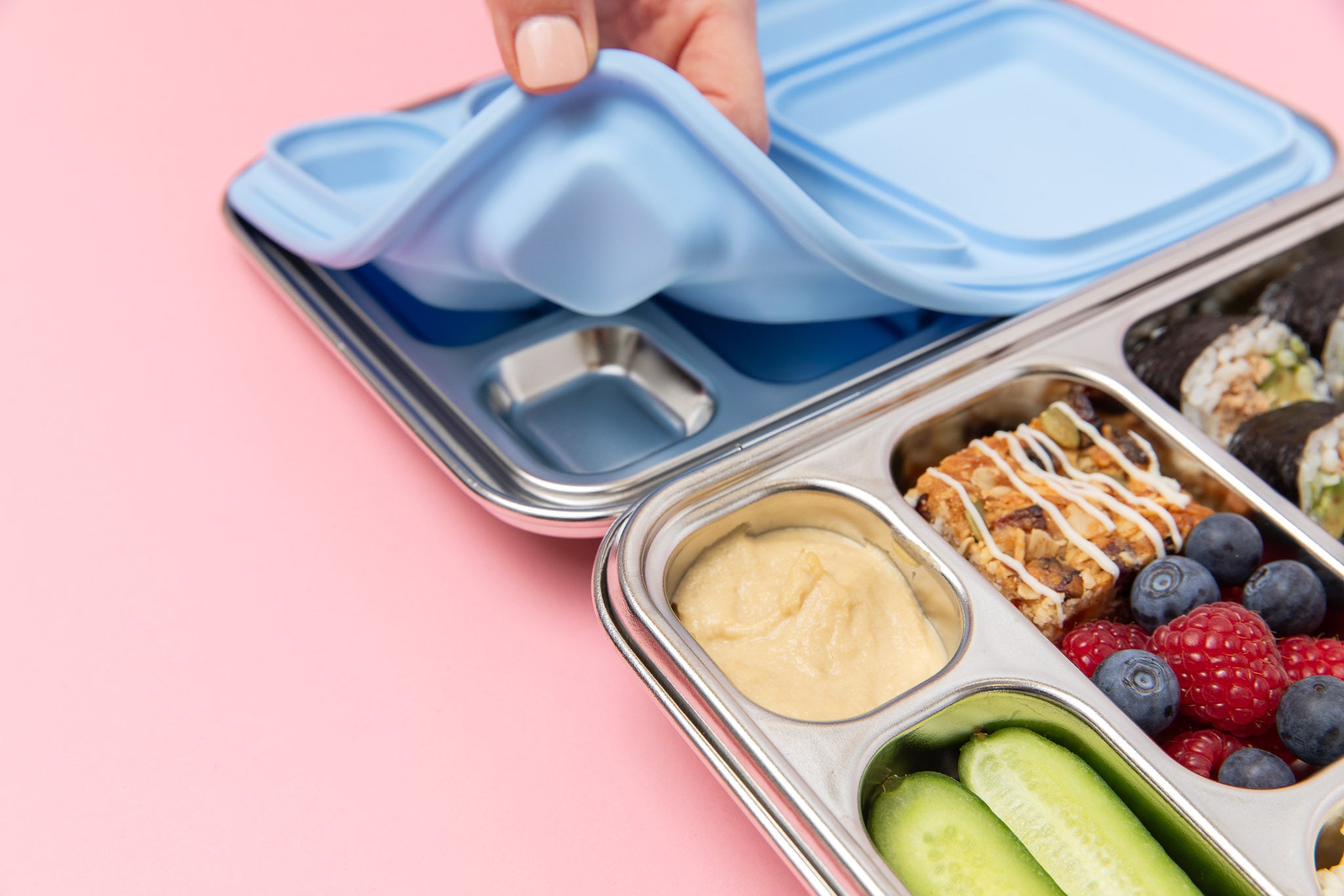 nudie rudie lunch box leak proof stainless steel bento style lunchbox with blue removable silicone seal on lid. comes with 2 additional snack pots